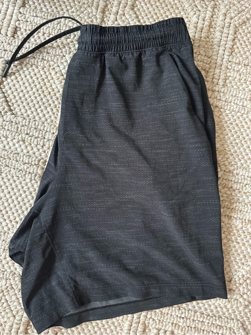 lululemon Men’s pace, breaker shorts - Picture 2 of 6